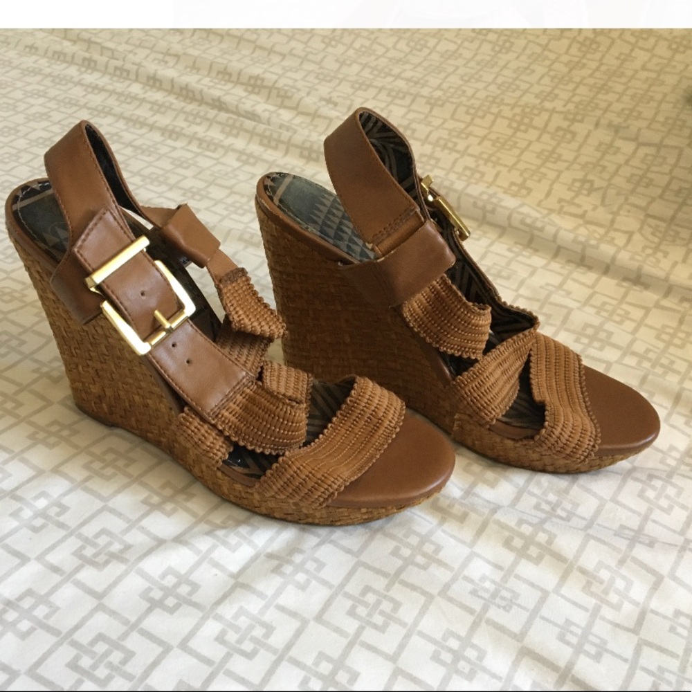 Jessica Simpson Wedges